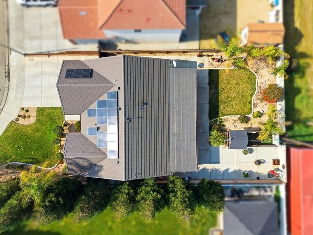 2852 W Indiana, Caruthers, CA 93609