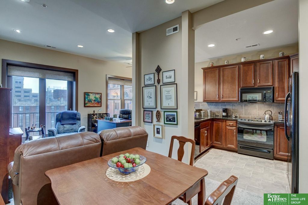 210 S 16th Street, Omaha, NE 68102
