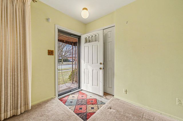 15600 Sunset Street, Livonia, MI 48154