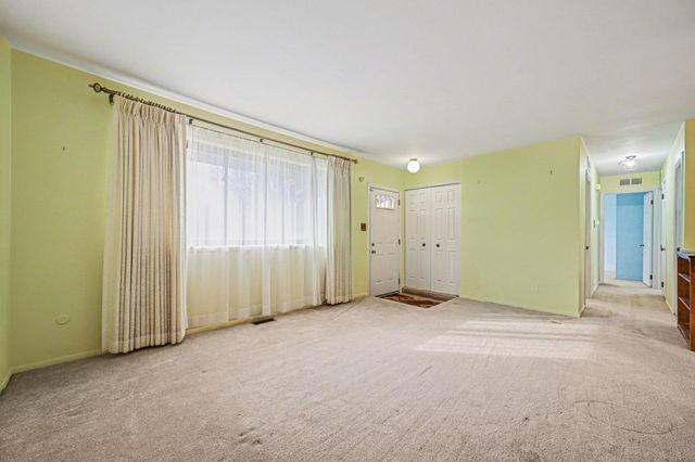 15600 Sunset Street, Livonia, MI 48154