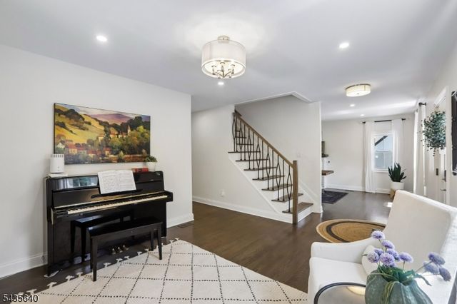 21 Evergreen Pl, Maplewood Twp., NJ 07040