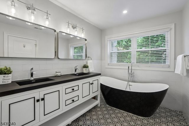 21 Evergreen Pl, Maplewood Twp., NJ 07040