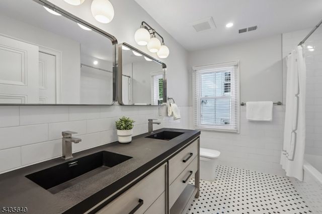 21 Evergreen Pl, Maplewood Twp., NJ 07040