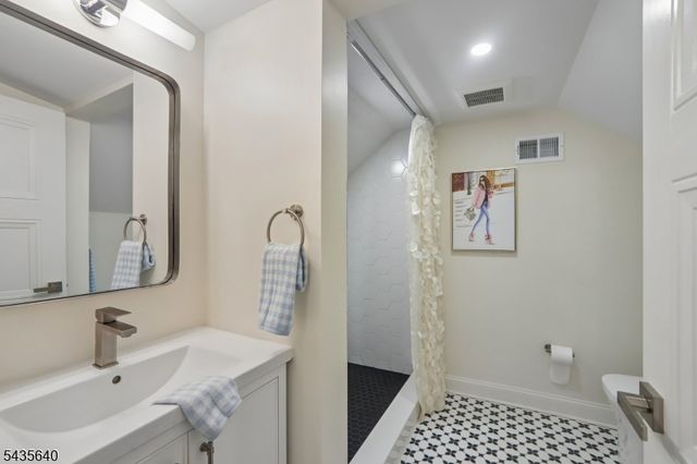 21 Evergreen Pl, Maplewood Twp., NJ 07040