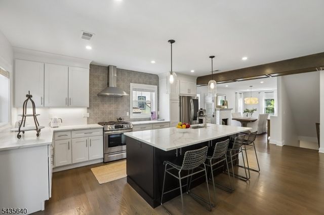21 Evergreen Pl, Maplewood Twp., NJ 07040