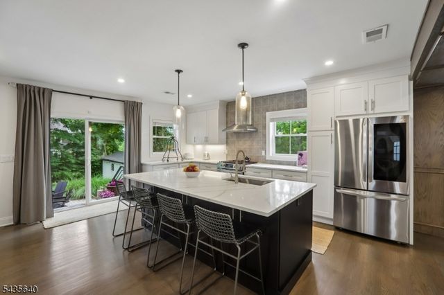 21 Evergreen Pl, Maplewood Twp., NJ 07040