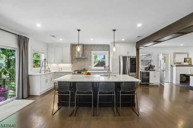 21 Evergreen Pl, Maplewood Twp., NJ 07040