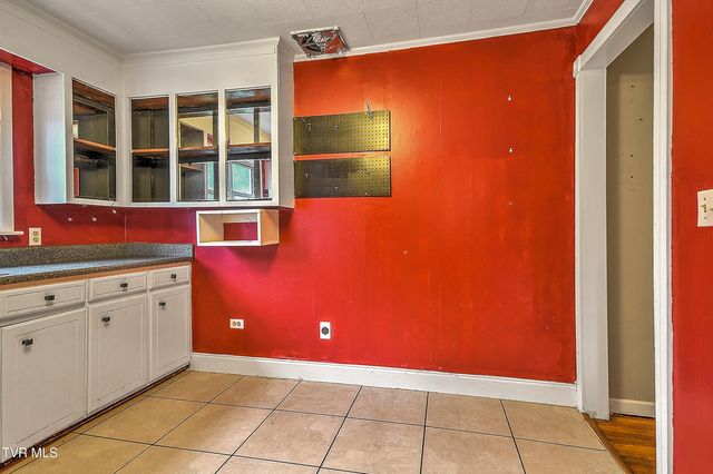 409 Crockett Street, Bristol, VA 24201