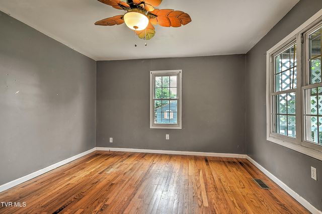409 Crockett Street, Bristol, VA 24201
