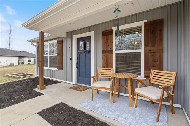 4 Washington Lane, Bella Vista, AR 72715