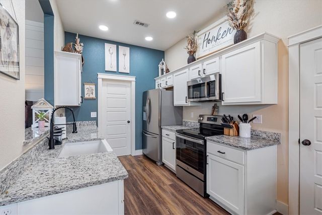 4 Washington Lane, Bella Vista, AR 72715