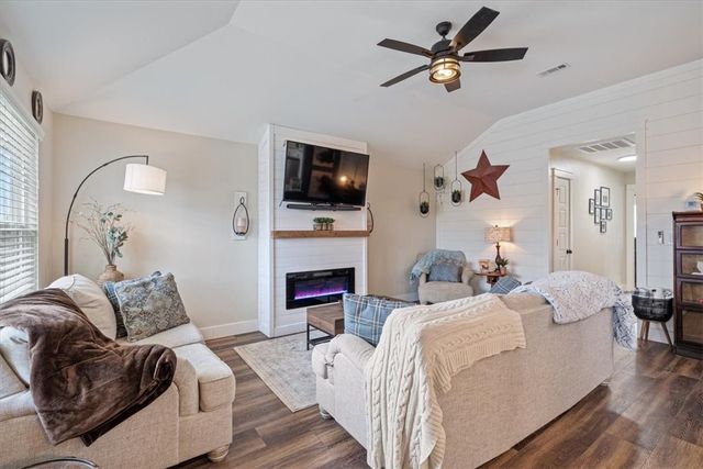 4 Washington Lane, Bella Vista, AR 72715