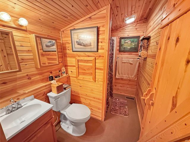 10563 Deer Drive, Birdseye, IN 47513