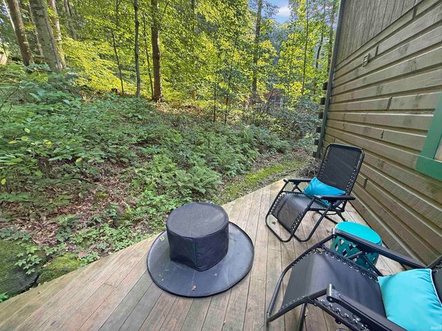 10563 Deer Drive, Birdseye, IN 47513