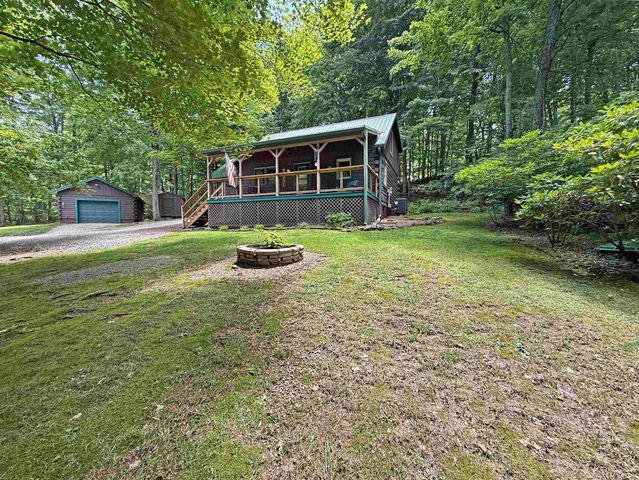 10563 Deer Drive, Birdseye, IN 47513