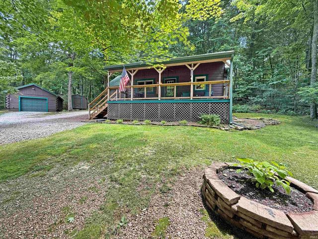 10563 Deer Drive, Birdseye, IN 47513