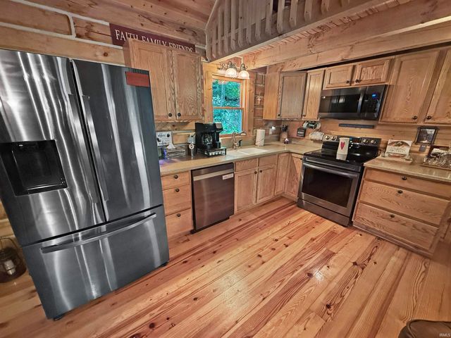 10563 Deer Drive, Birdseye, IN 47513