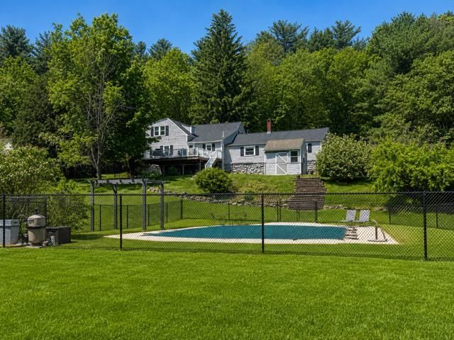 30 Ridge Road, Nashua, NH 03062