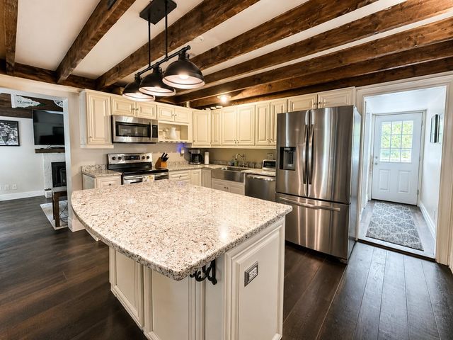 30 Ridge Road, Nashua, NH 03062