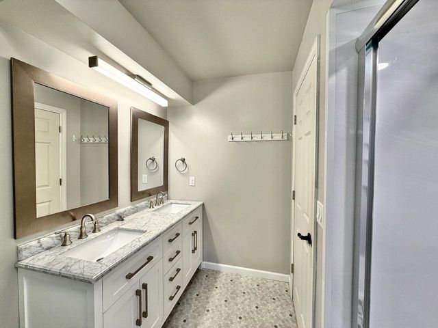 2124 Harris-Highland DRIVE, Waukesha, WI 53188