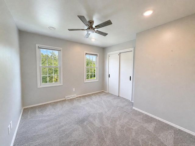 2124 Harris-Highland DRIVE, Waukesha, WI 53188