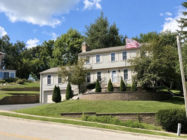 2124 Harris-Highland DRIVE, Waukesha, WI 53188
