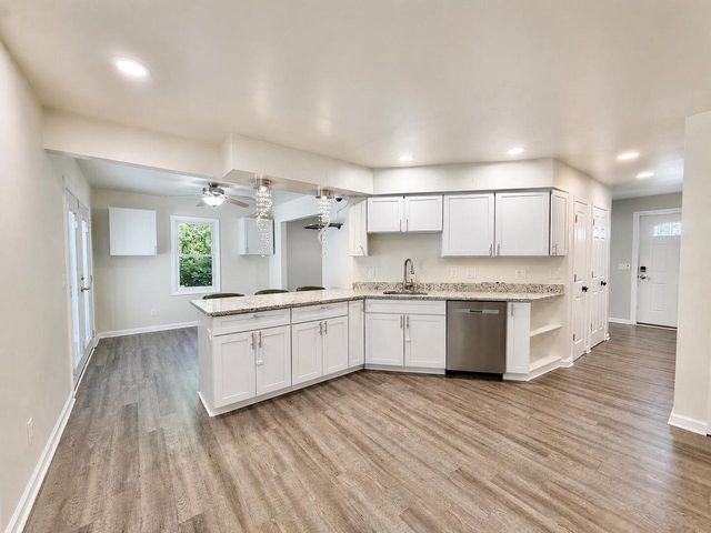 2124 Harris-Highland DRIVE, Waukesha, WI 53188