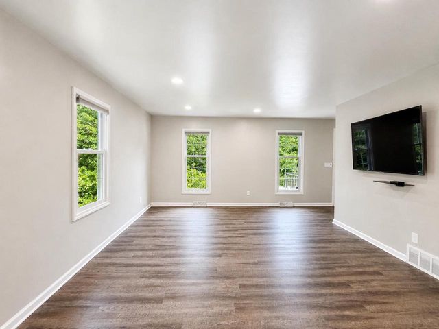 2124 Harris-Highland DRIVE, Waukesha, WI 53188