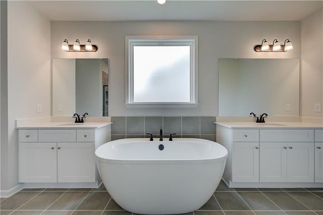 282 Linford Drive, Locust Grove, GA 30248