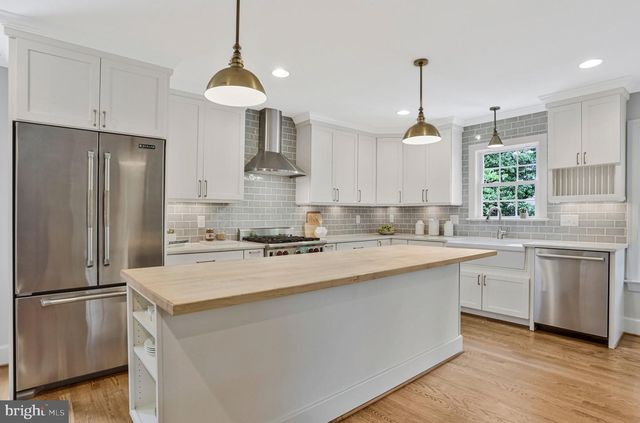 1200 N ILLINOIS ST, Arlington, VA 22205