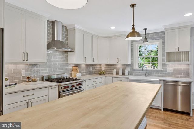 1200 N ILLINOIS ST, Arlington, VA 22205