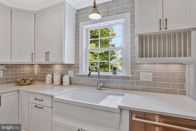 1200 N ILLINOIS ST, Arlington, VA 22205