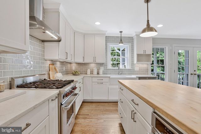 1200 N ILLINOIS ST, Arlington, VA 22205
