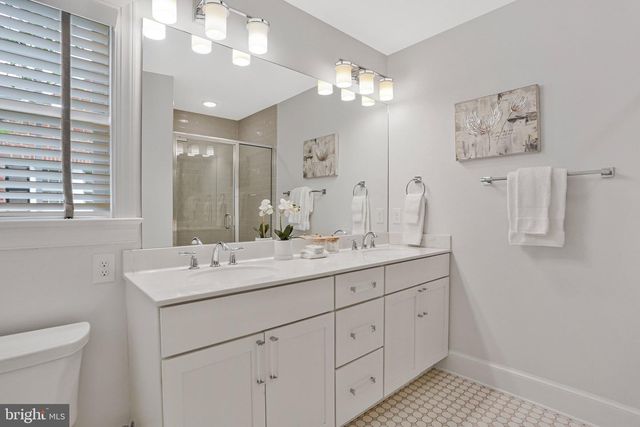 1200 N ILLINOIS ST, Arlington, VA 22205