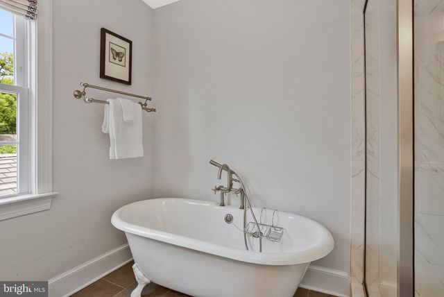 1200 N ILLINOIS ST, Arlington, VA 22205