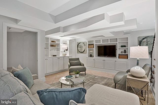 1200 N ILLINOIS ST, Arlington, VA 22205
