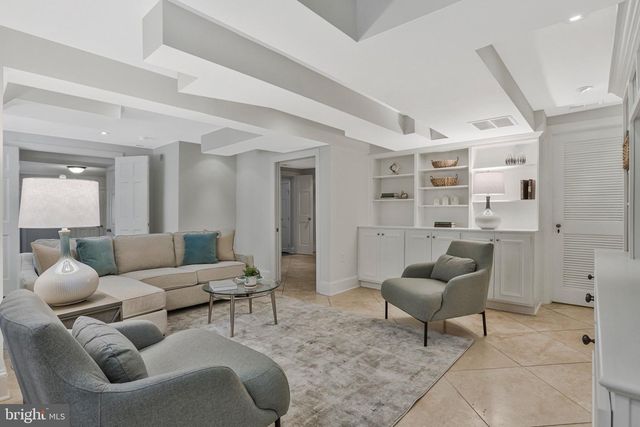 1200 N ILLINOIS ST, Arlington, VA 22205