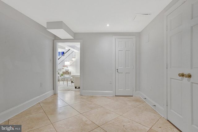 1200 N ILLINOIS ST, Arlington, VA 22205