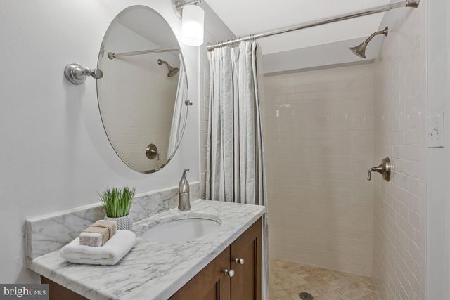 1200 N ILLINOIS ST, Arlington, VA 22205