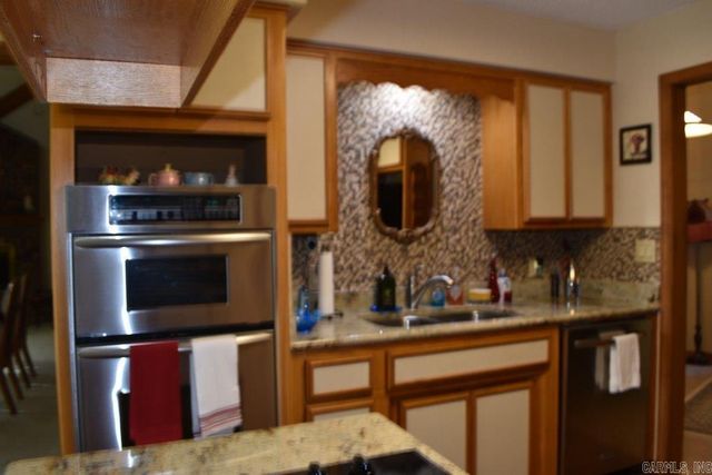 33 Mesero Way, Hot Springs Village, AR 71909