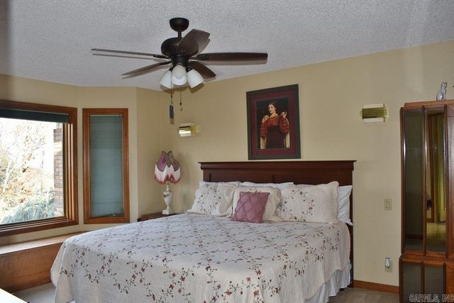 33 Mesero Way, Hot Springs Village, AR 71909