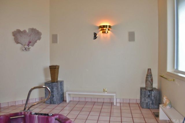 33 Mesero Way, Hot Springs Village, AR 71909