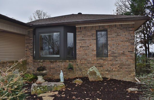 33 Mesero Way, Hot Springs Village, AR 71909