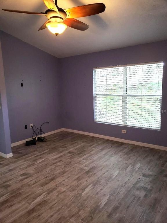 Image 9 of property listing at 4808 LIMERICK DRIVE, Tampa, FL 33610