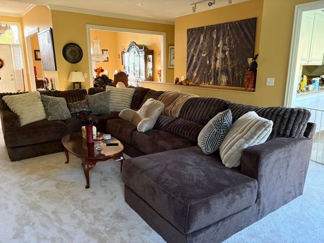 649 Roxbury Road, Rockford, IL 61107