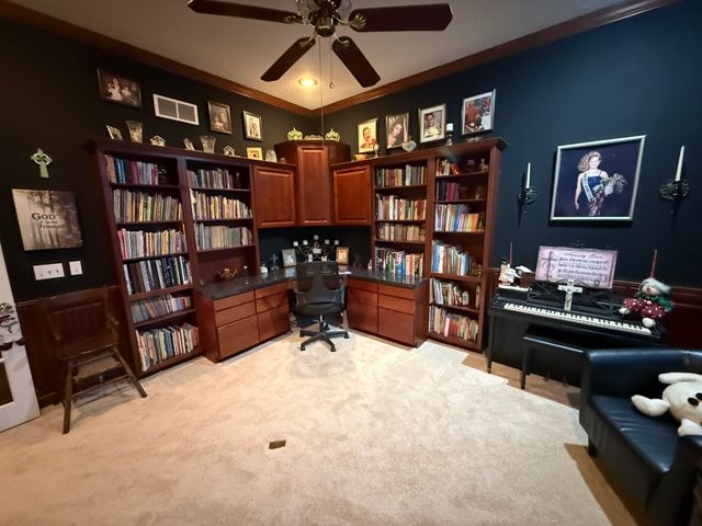 649 Roxbury Road, Rockford, IL 61107