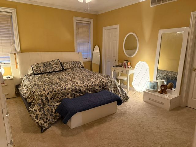 649 Roxbury Road, Rockford, IL 61107