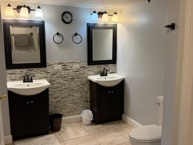 649 Roxbury Road, Rockford, IL 61107