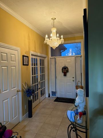 649 Roxbury Road, Rockford, IL 61107