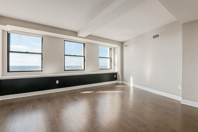 50 W Broad Street, 2403, Columbus, OH 43215